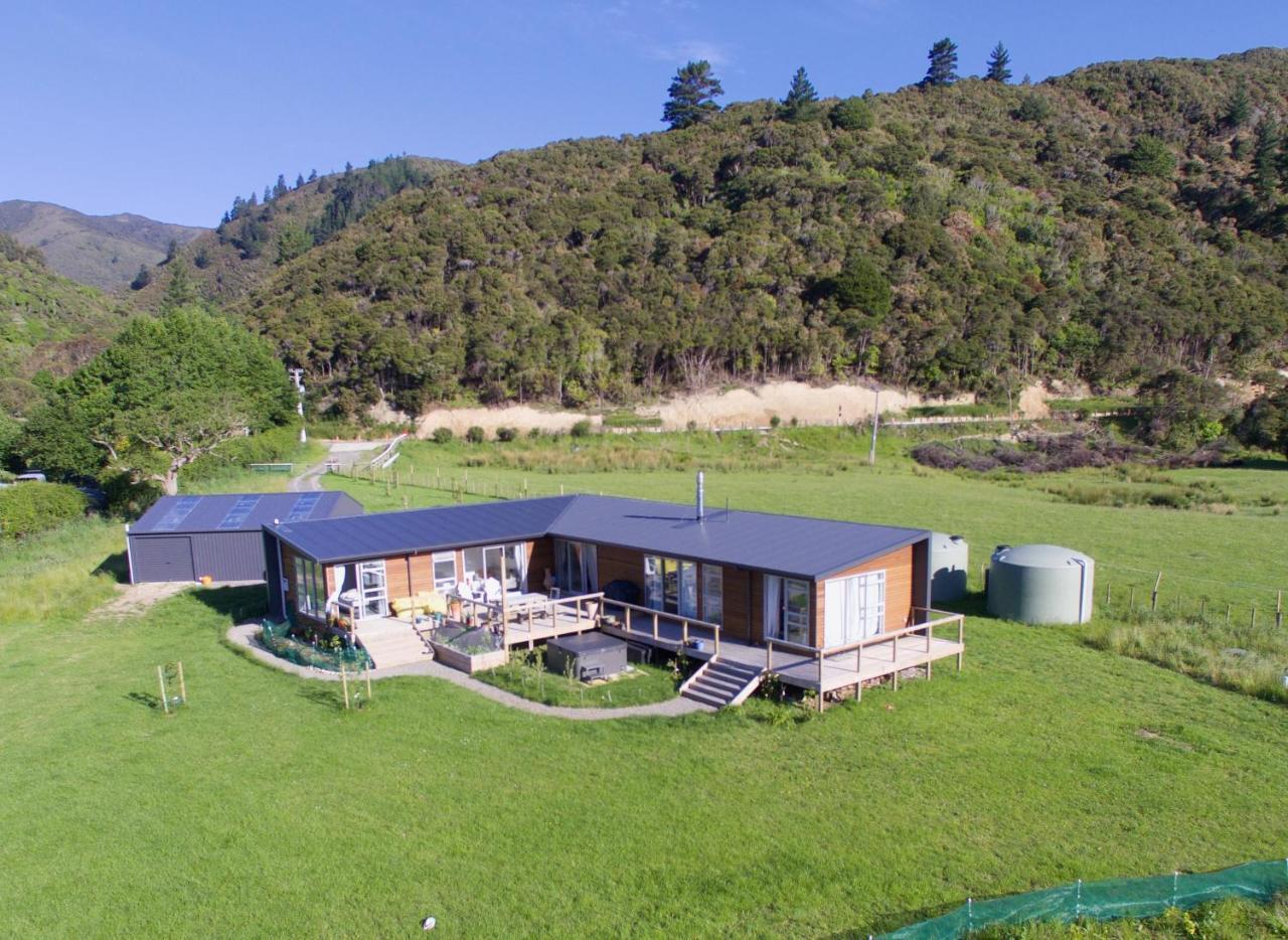 Narrow Neck Creek Farmstay And B&B Upper Hutt Exteriör bild